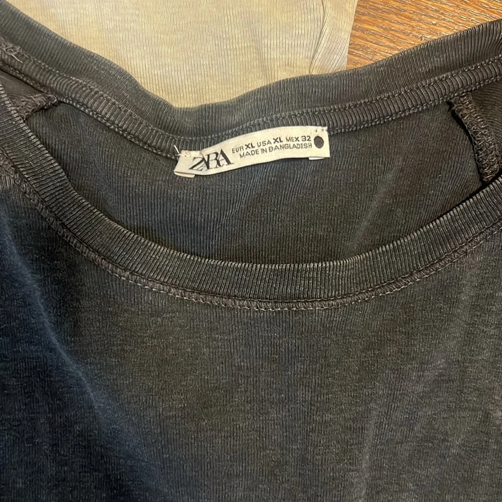 Bundle of two Zara tshirts - Picture 3 of 4